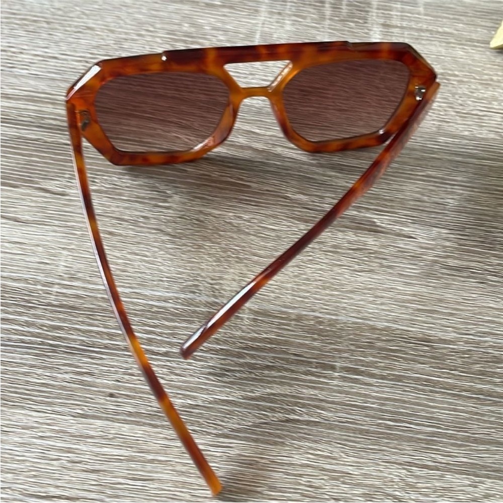Tortoise Shell Sunglasses - Picture 4 of 4